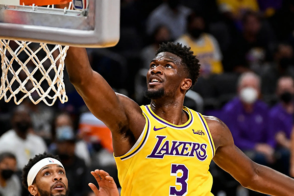 <a href=/lanqiumf/lakers/ target=_blank class=infotextkey>湖人</a>季前赛首胜：艾顿26分钟砍14+8，直言要做防守锚点