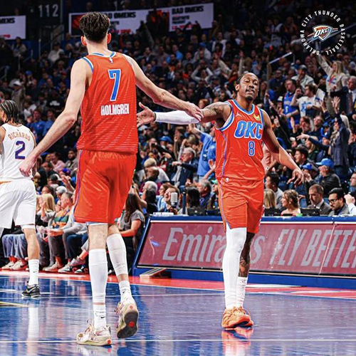 雷霆49分血洗<a href=/lanqiumf/suns/ target=_blank class=infotextkey>太阳</a>+手握多签，霍姆格伦成顶级内线