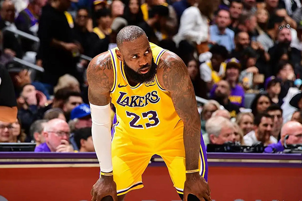 NBA休赛期动态：<a href=/lanqiumf/lakers/ target=_blank class=infotextkey>湖人</a>伤病、勇士签约与<a href=/lanqiumf/76ers/ target=_blank class=infotextkey>76人</a>合同进展